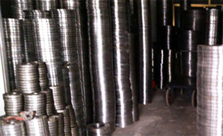 內(nèi)徑1000mm螺旋管，1324mm螺旋焊管，DN1800螺旋鋼管，鋼材場(chǎng)1700mm螺旋焊管