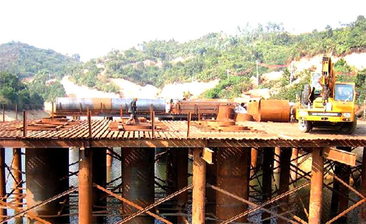 環(huán)氧粉末防腐螺旋鋼管表面處理過程